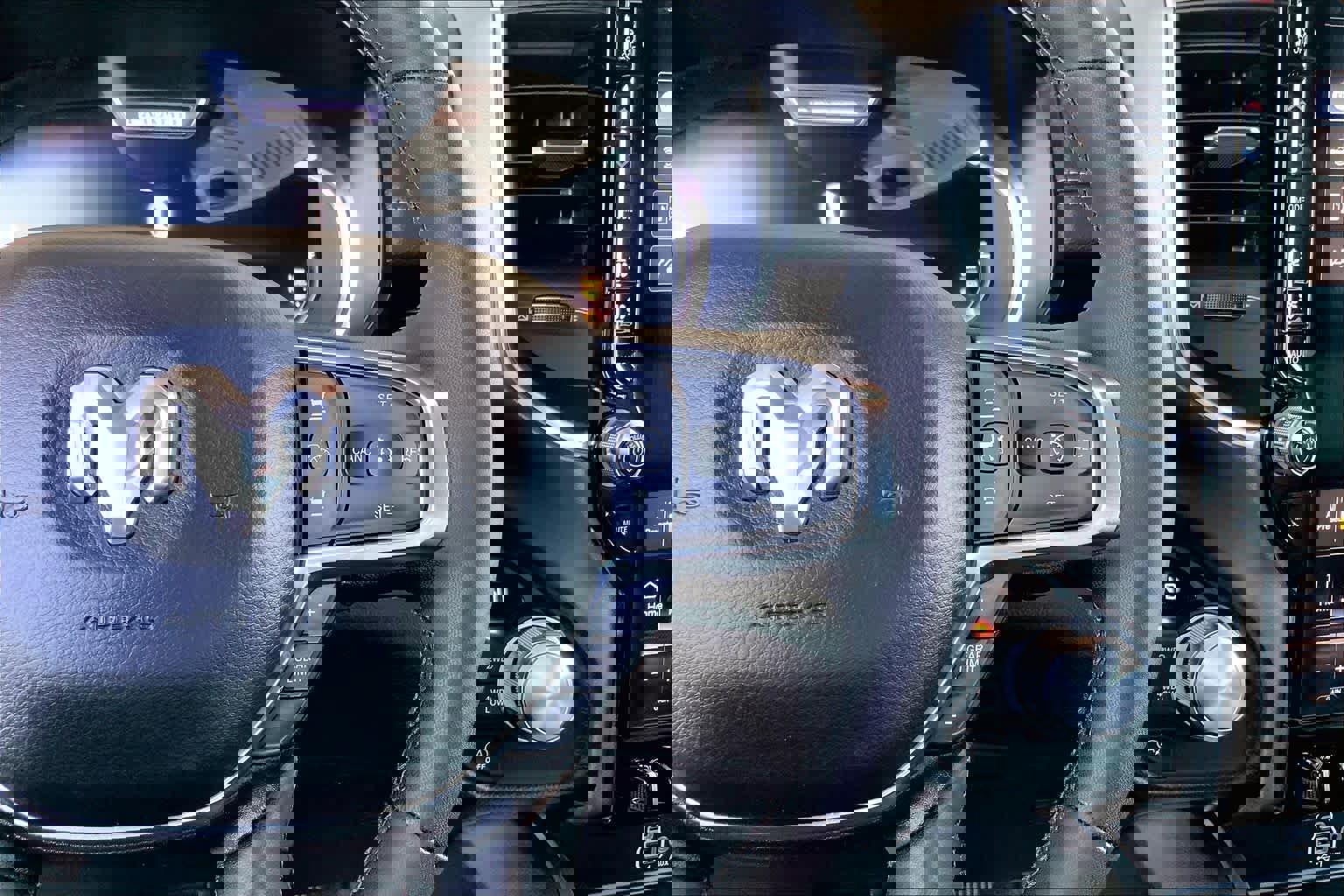 Used 2025 RAM 1500 Laramie w/ Night Edition image 24