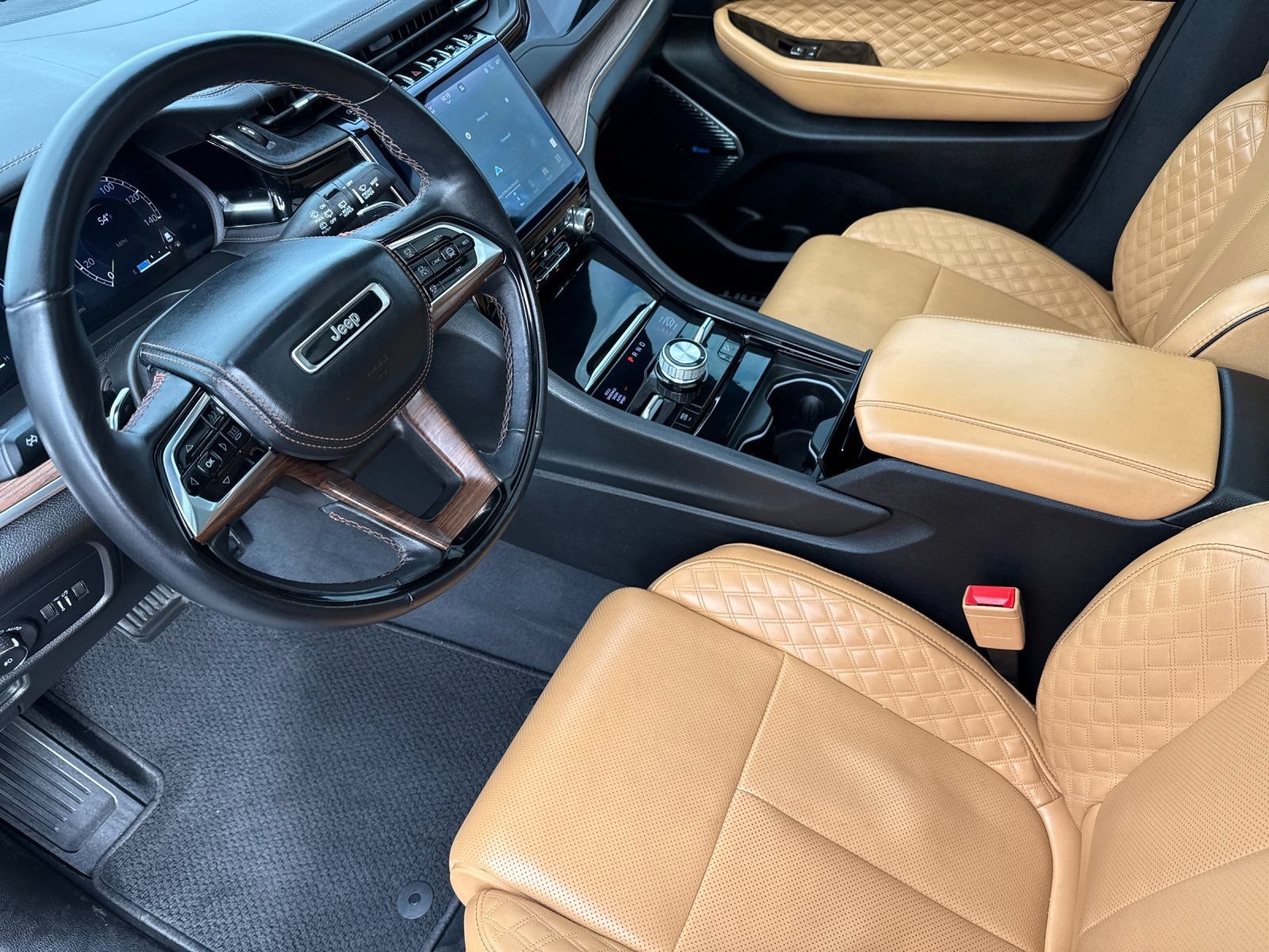 Used 2023 Jeep Grand Cherokee L Summit w/ Advanced Protech Group IV AWD/4WD image 10