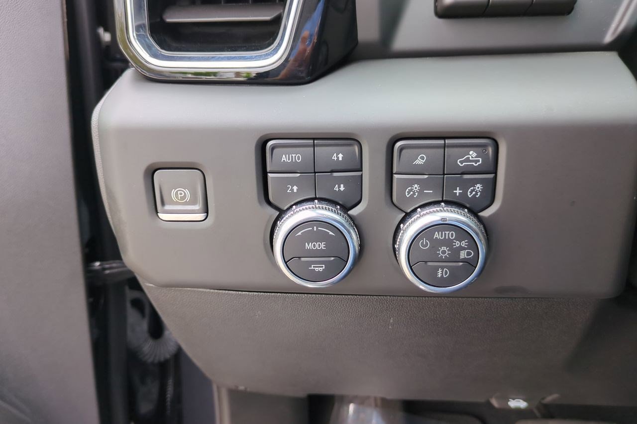 Used 2024 GMC Sierra 1500 Denali w/ Denali Reserve Package AWD/4WD image 19