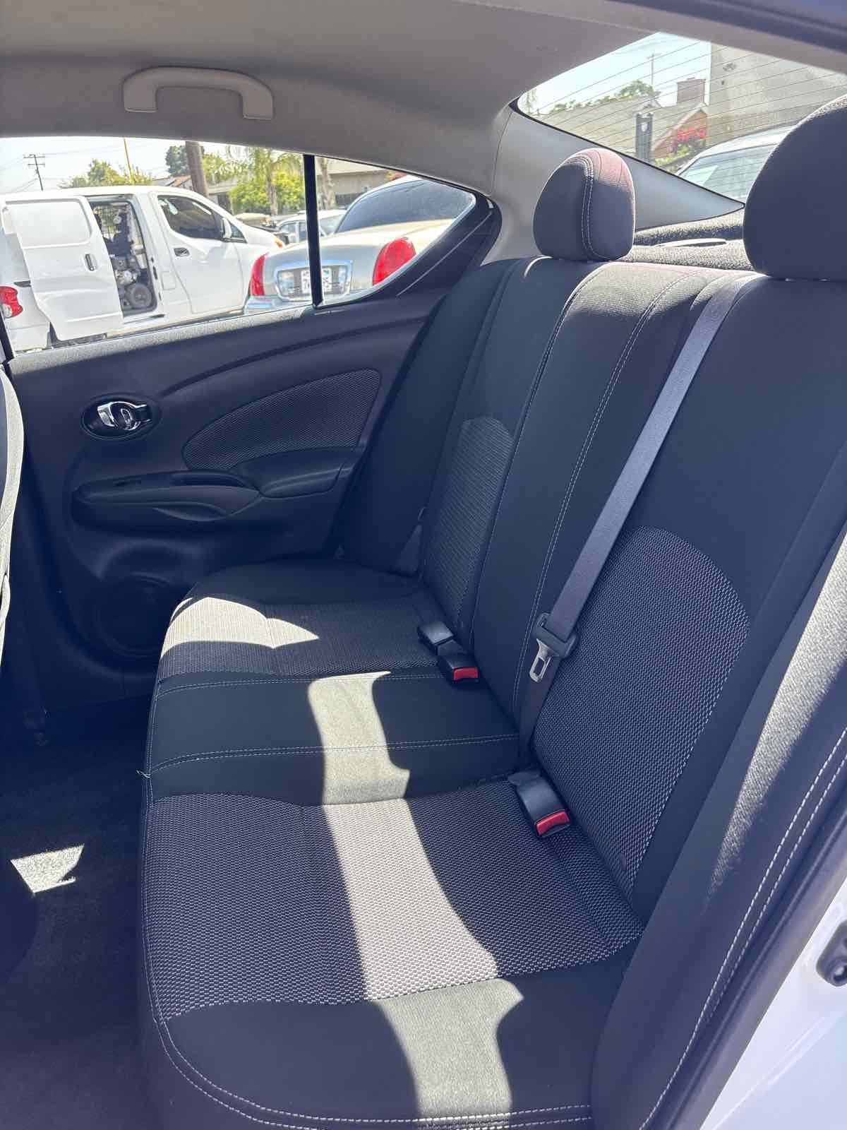 Used 2018 Nissan Versa SV FWD image 9