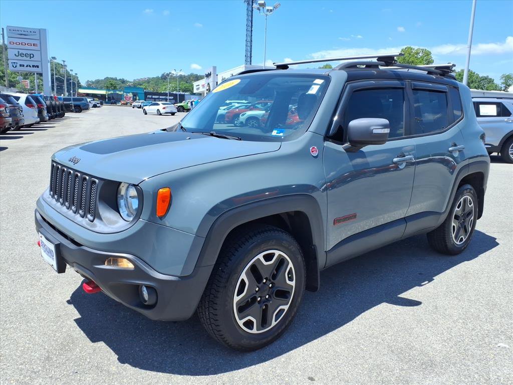 Used 2016 Jeep Renegade Trailhawk w/ Premium Trailhawk Package AWD/4WD image 8