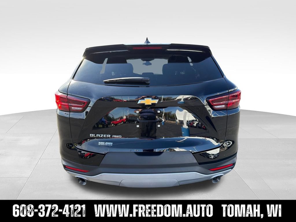 Used 2025 Chevrolet Blazer LT AWD/4WD image 4