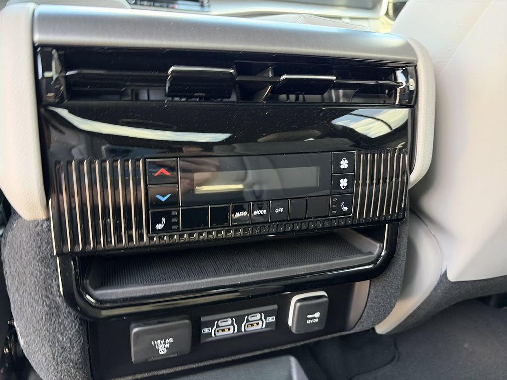 New 2026 Jeep Grand Wagoneer L Limited AWD/4WD image 30