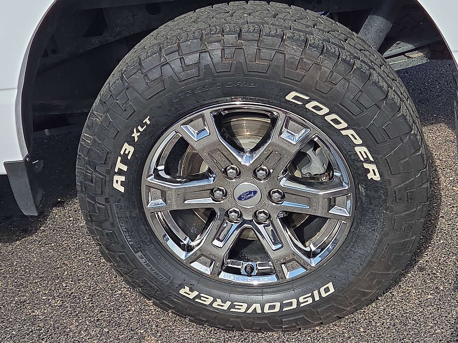 Used 2022 Ford F150 Lariat image 9