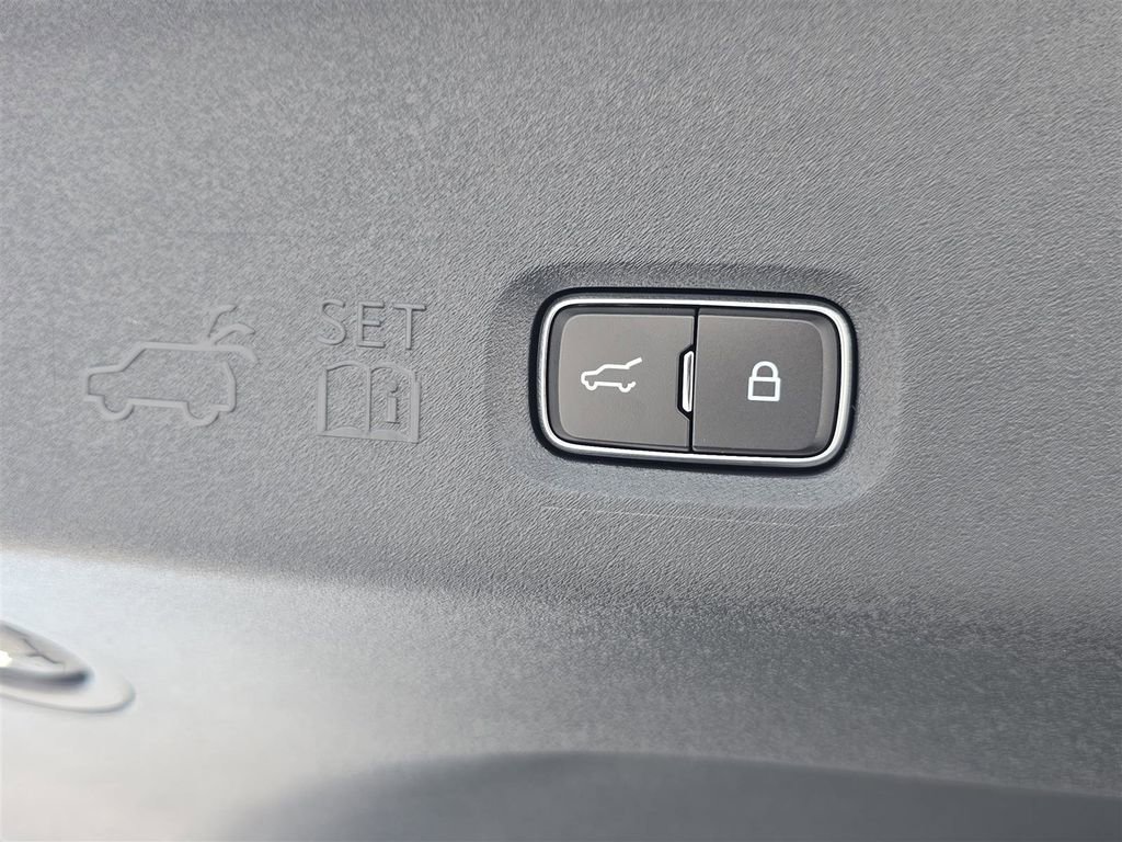 New 2025 Lincoln Navigator Reserve w/ Jet Appearance Package image 16