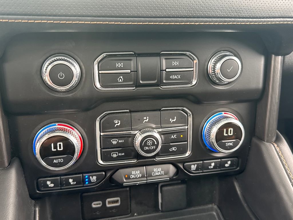 Used 2024 GMC Yukon AT4 w/ Technology Package image 21