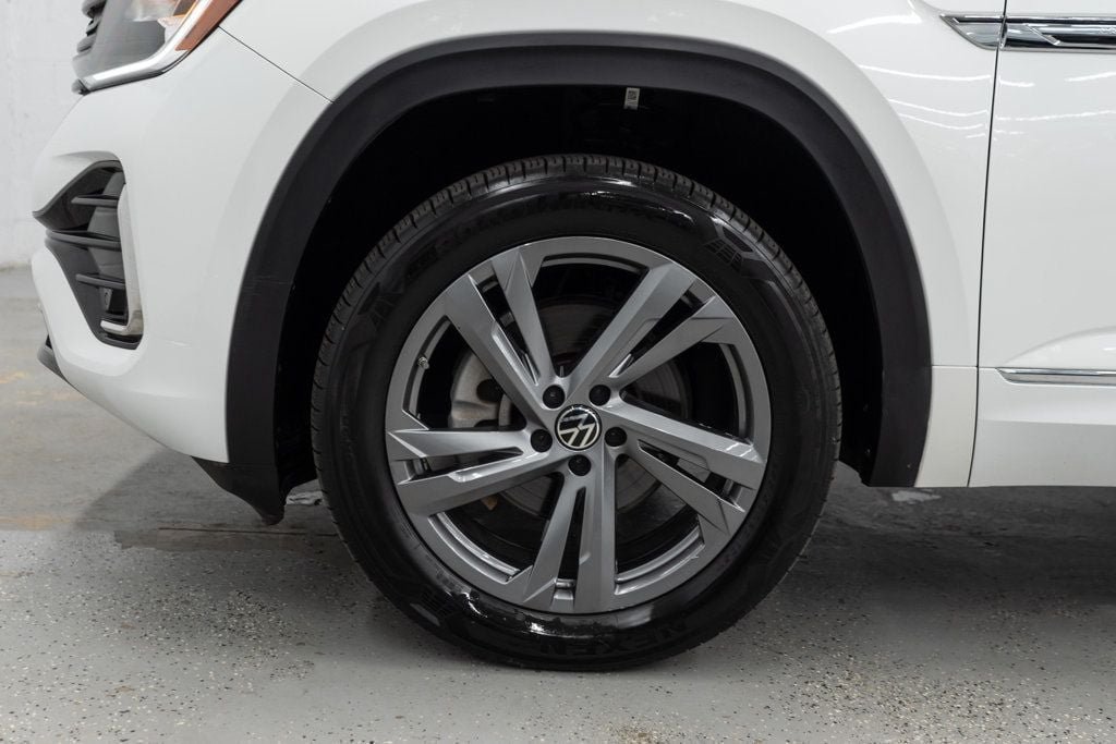 Used 2024 Volkswagen Atlas Cross Sport SEL R-Line AWD/4WD image 38