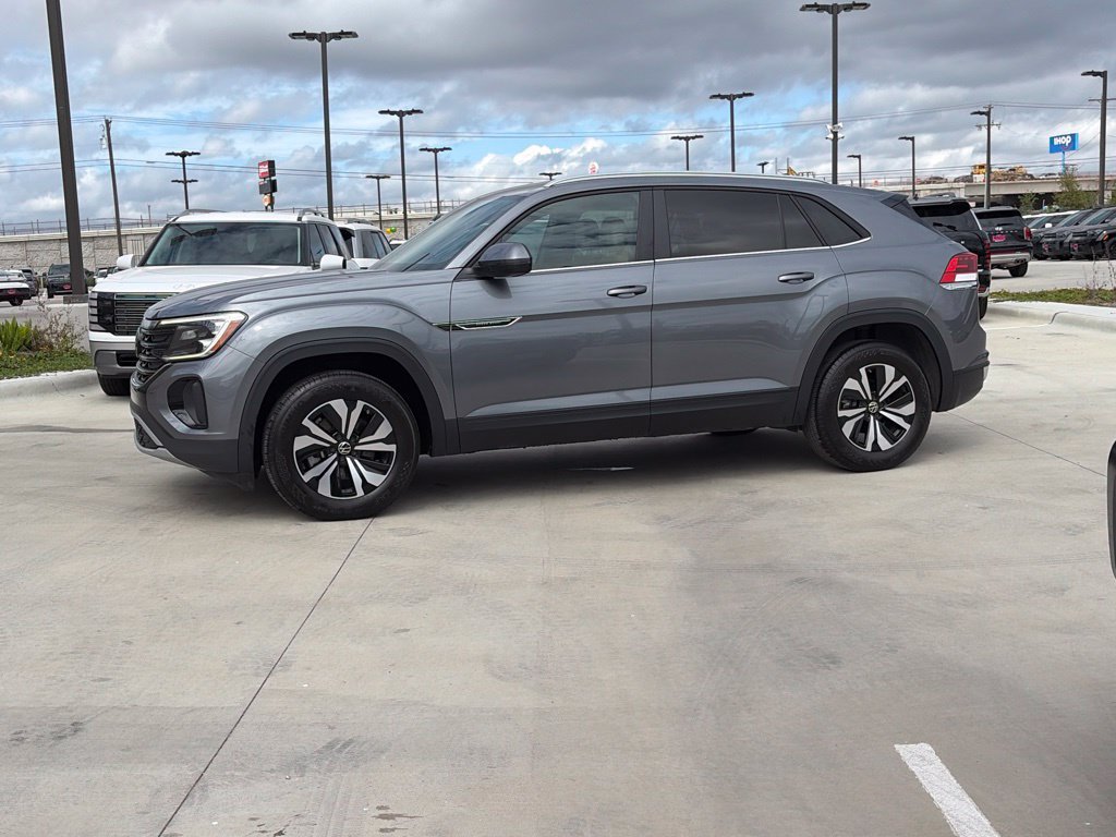 Used 2024 Volkswagen Atlas Cross Sport SE FWD image 5