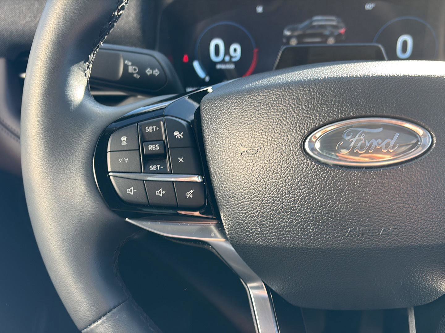 Used 2025 Ford Explorer Platinum w/ LUX Leather Package image 10