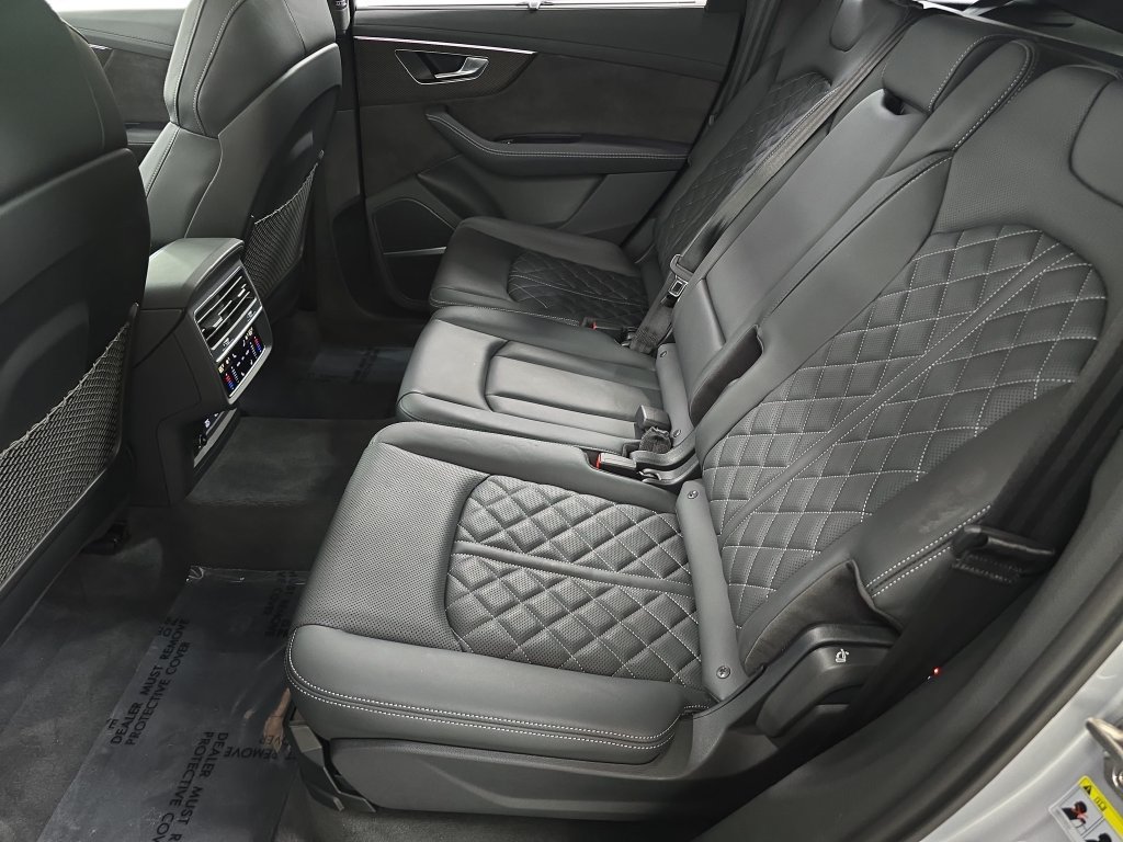 Used 2021 Audi SQ7 Prestige w/ Prestige Package AWD/4WD image 24