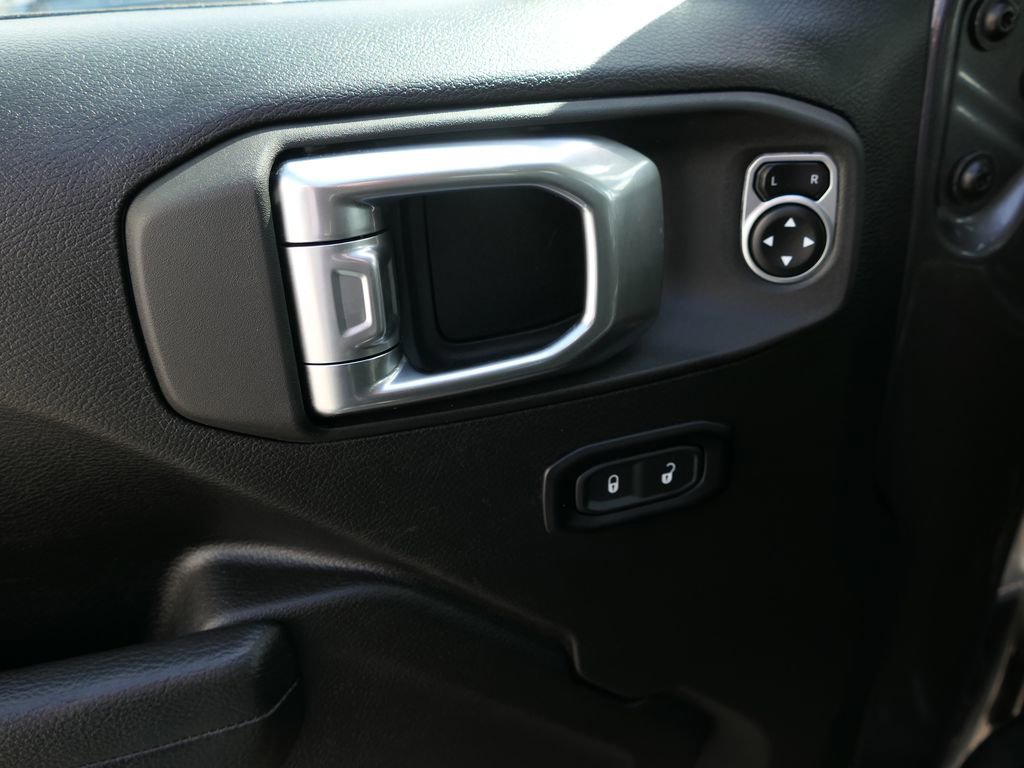 Used 2025 Jeep Wrangler Unlimited Rubicon 4xe w/ Safety Group image 15