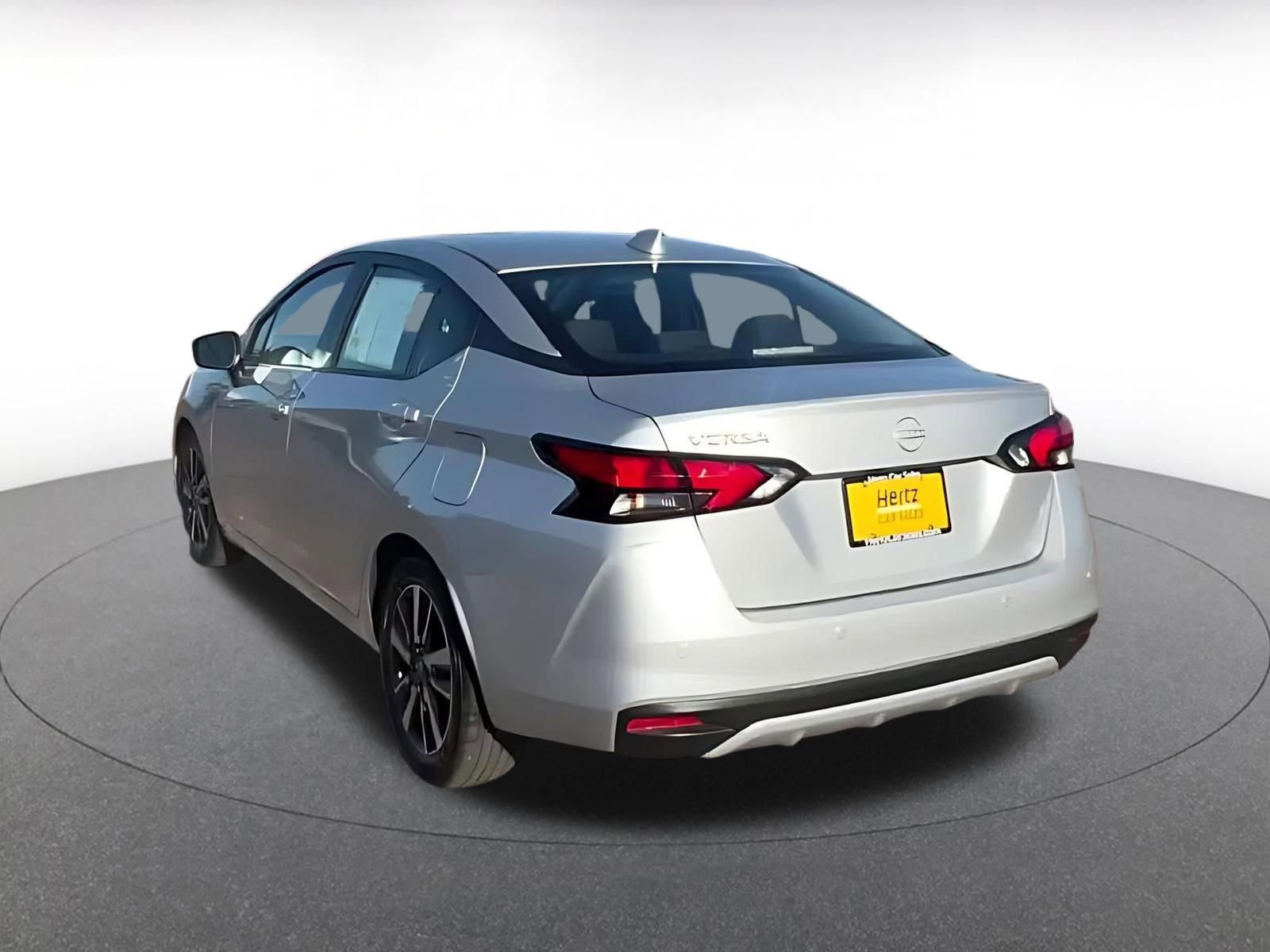 Used 2025 Nissan Versa SV image 14