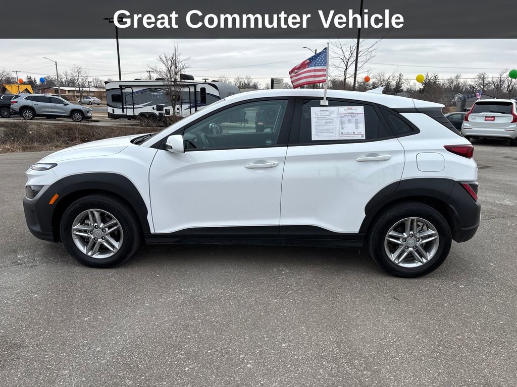Used 2022 Hyundai Kona SE image 2