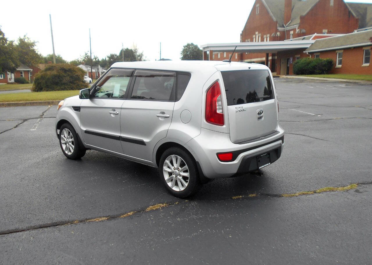 Used 2012 Kia Soul + image 8