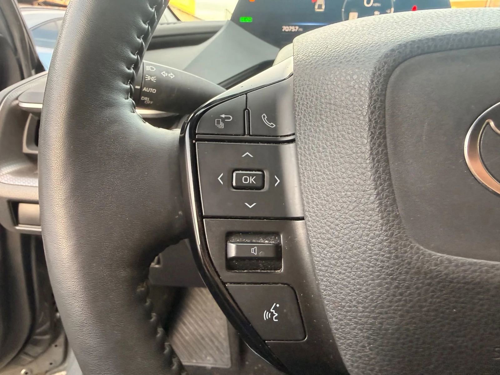 Used 2023 Toyota Prius XLE image 16