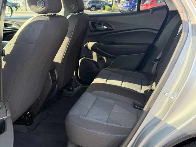 Used 2025 Chevrolet Trax LS w/ LS Convenience Package FWD image 17