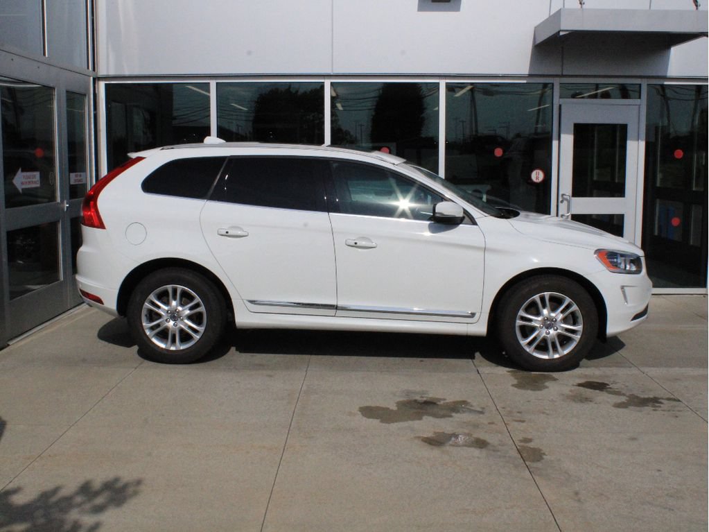 Used 2015 Volvo XC60 T5 AWD/4WD image 4