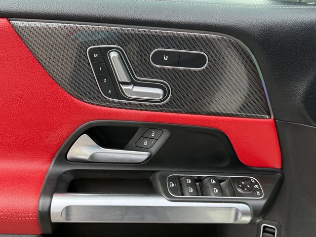 Used 2021 Mercedes-Benz GLB 250 image 21