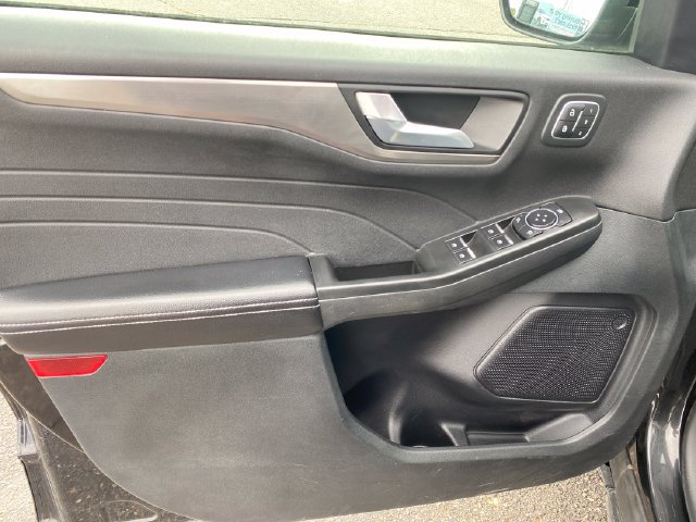 Used 2022 Ford Escape Titanium AWD/4WD image 17