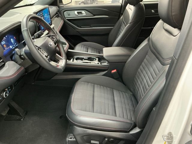 Used 2025 Ford Explorer ST-Line image 14