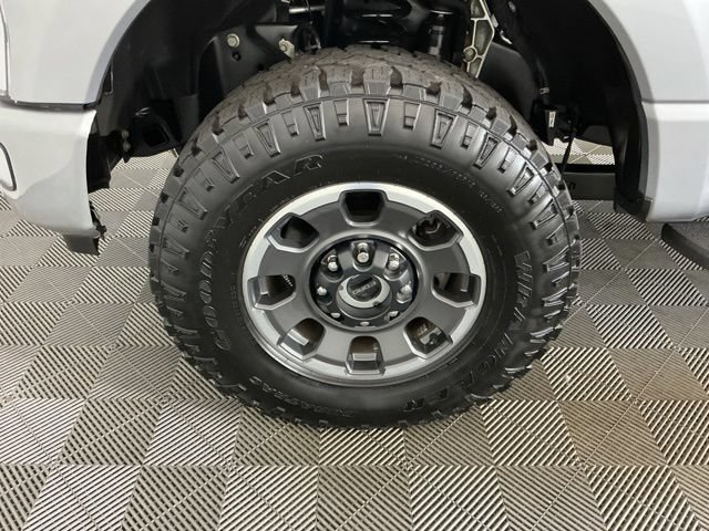 Used 2023 Ford F350 Platinum w/ Tremor Off-Road Package AWD/4WD image 34