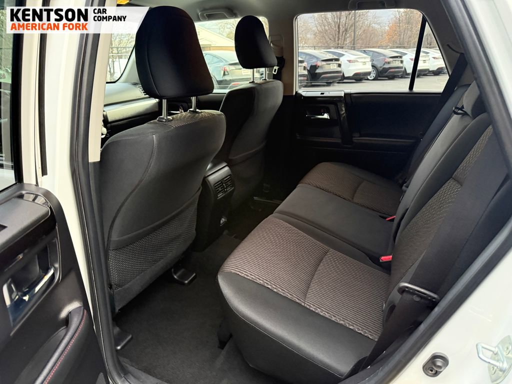 Used 2020 Toyota 4Runner TRD Off-Road image 32