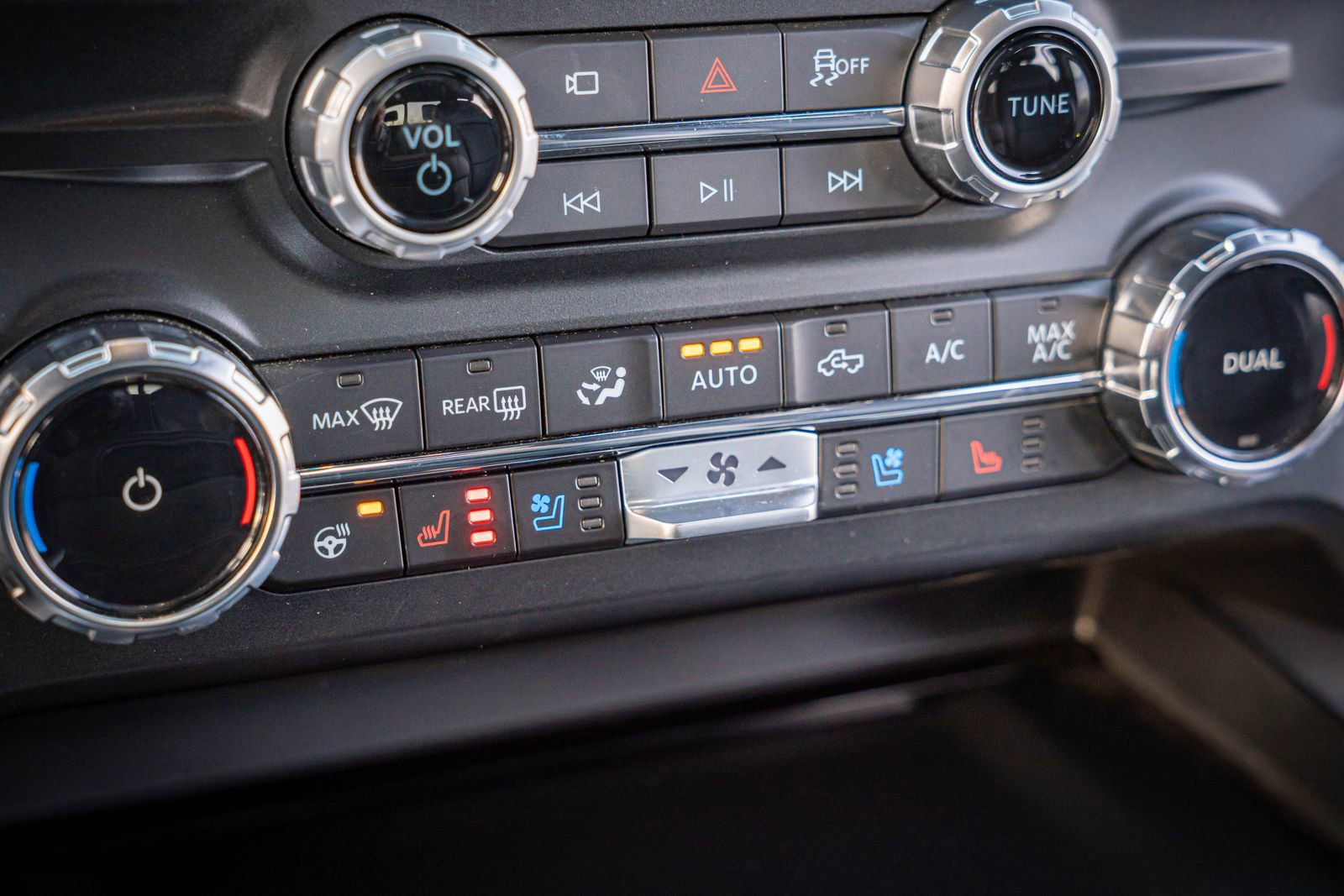 Used 2025 Ford F350 Lariat w/ Lariat Ultimate Package image 27