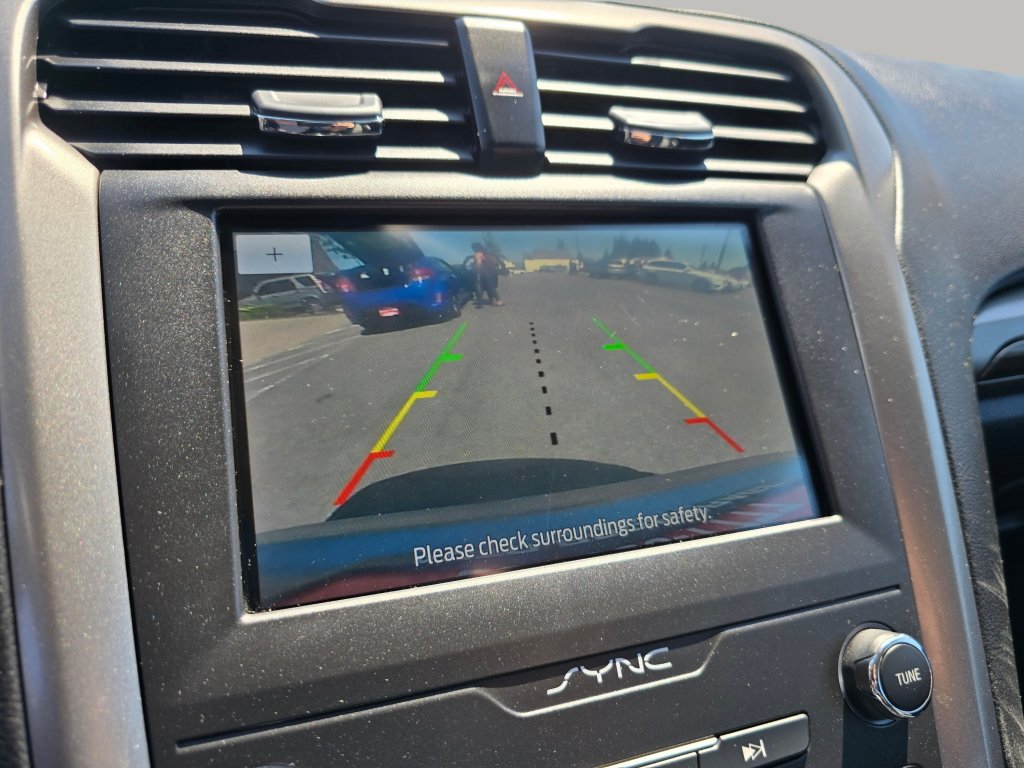 Used 2020 Ford Fusion SEL FWD image 10