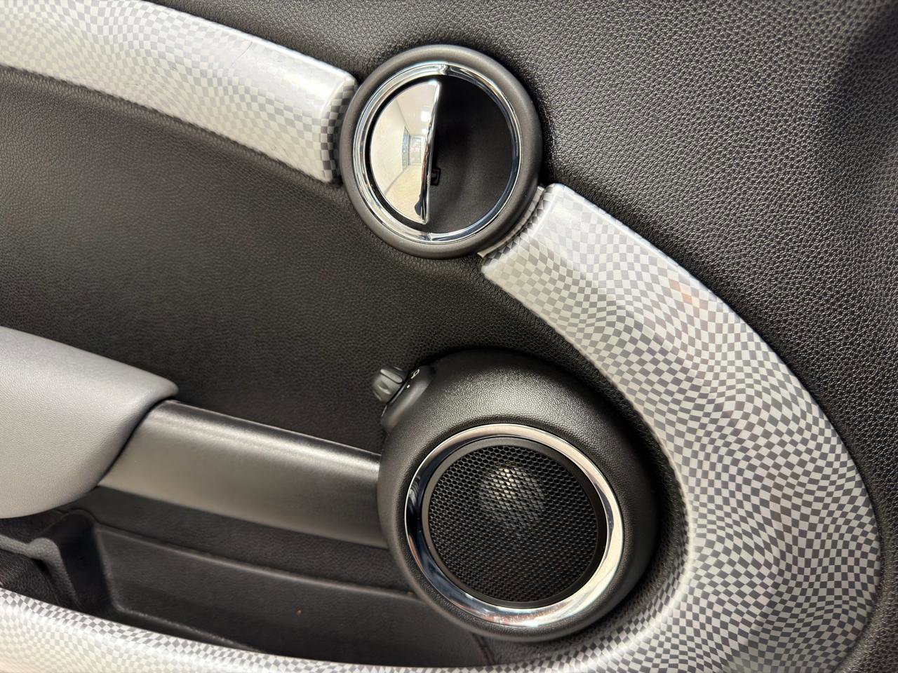 Used 2010 MINI Cooper S image 15