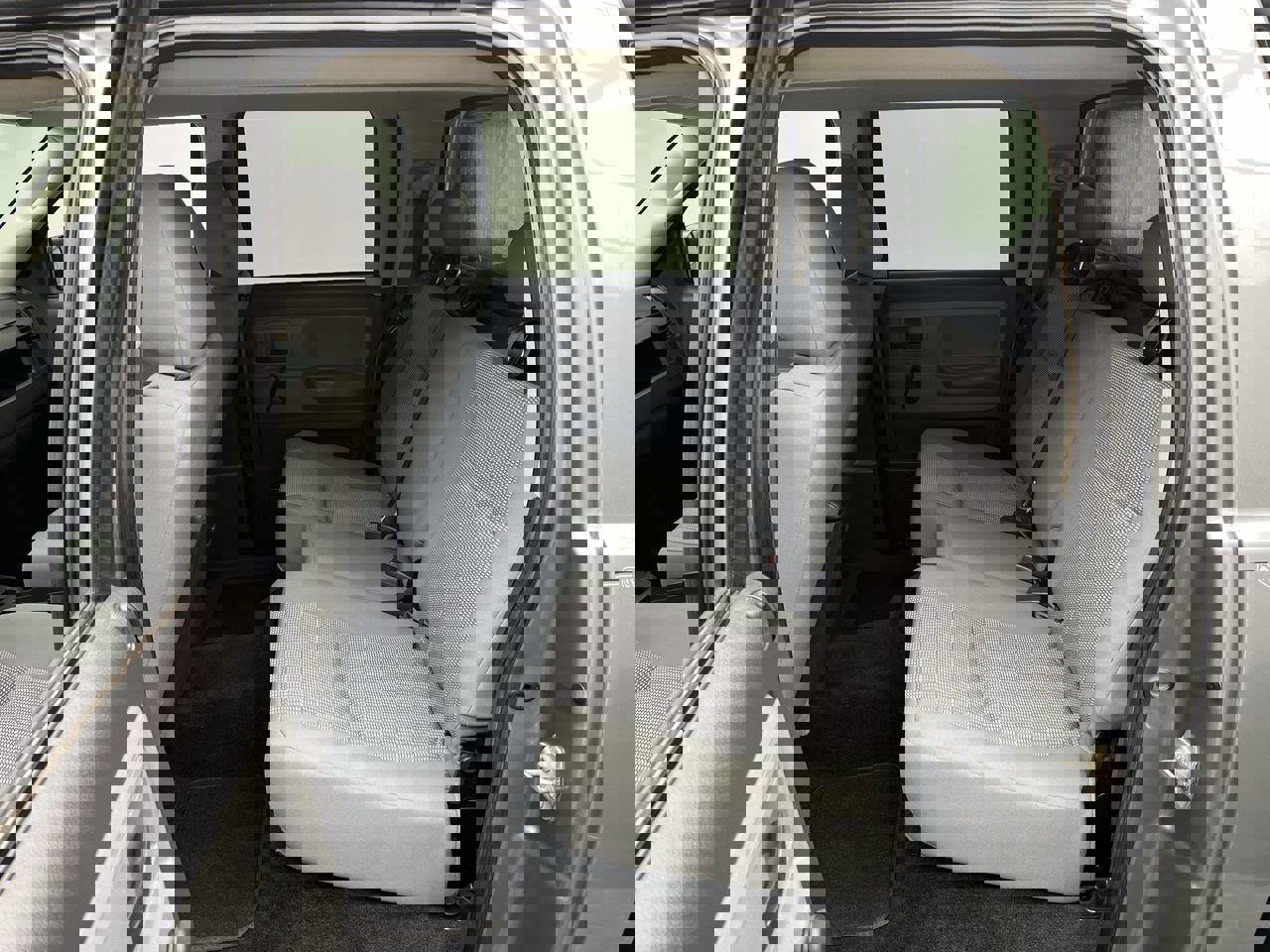 Used 2011 Dodge Dakota ST image 8