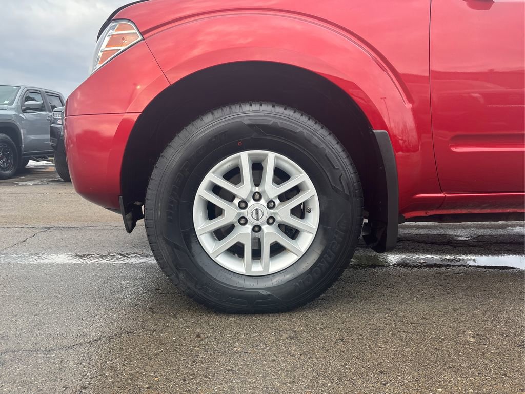 Used 2018 Nissan Frontier SV image 11