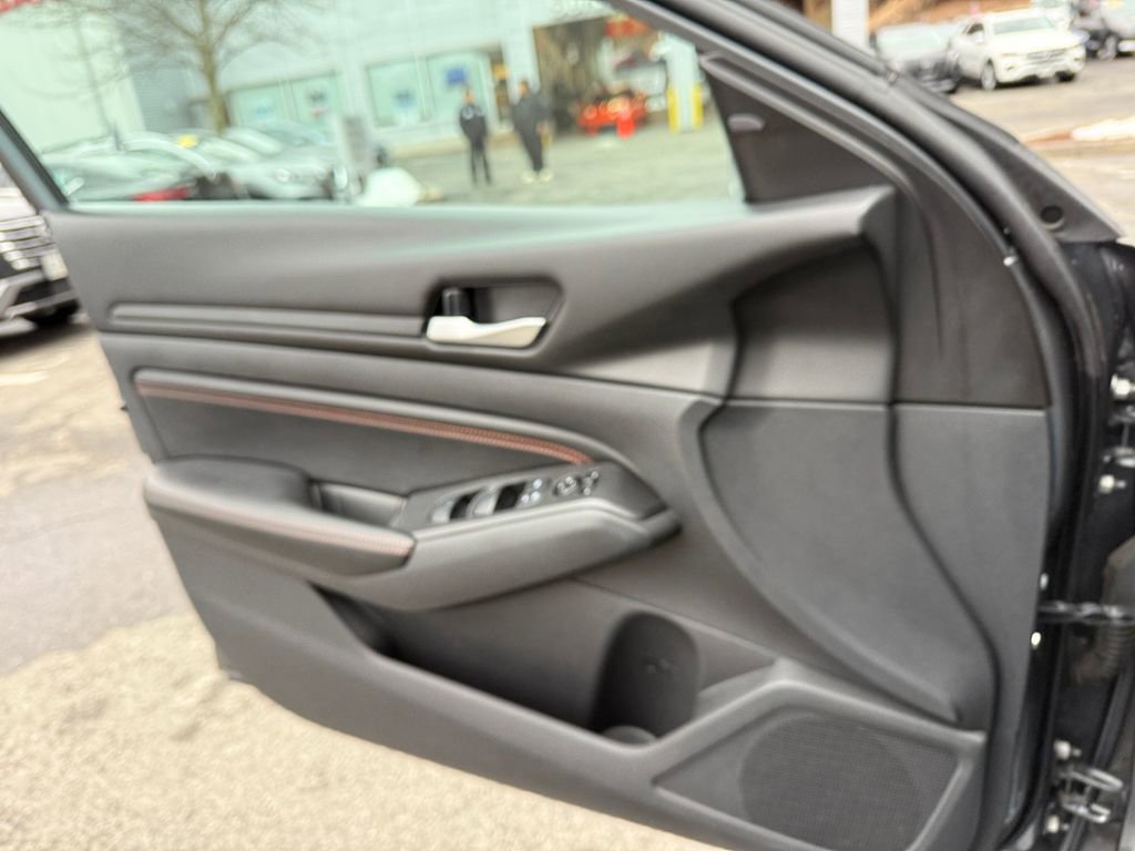 Used 2021 Nissan Altima 2.5 SR image 22