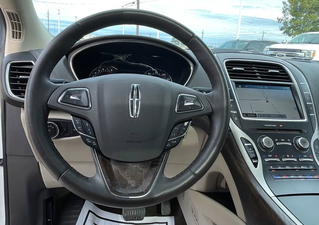 Used 2016 Lincoln MKX Reserve w/ Luxury Package image 21