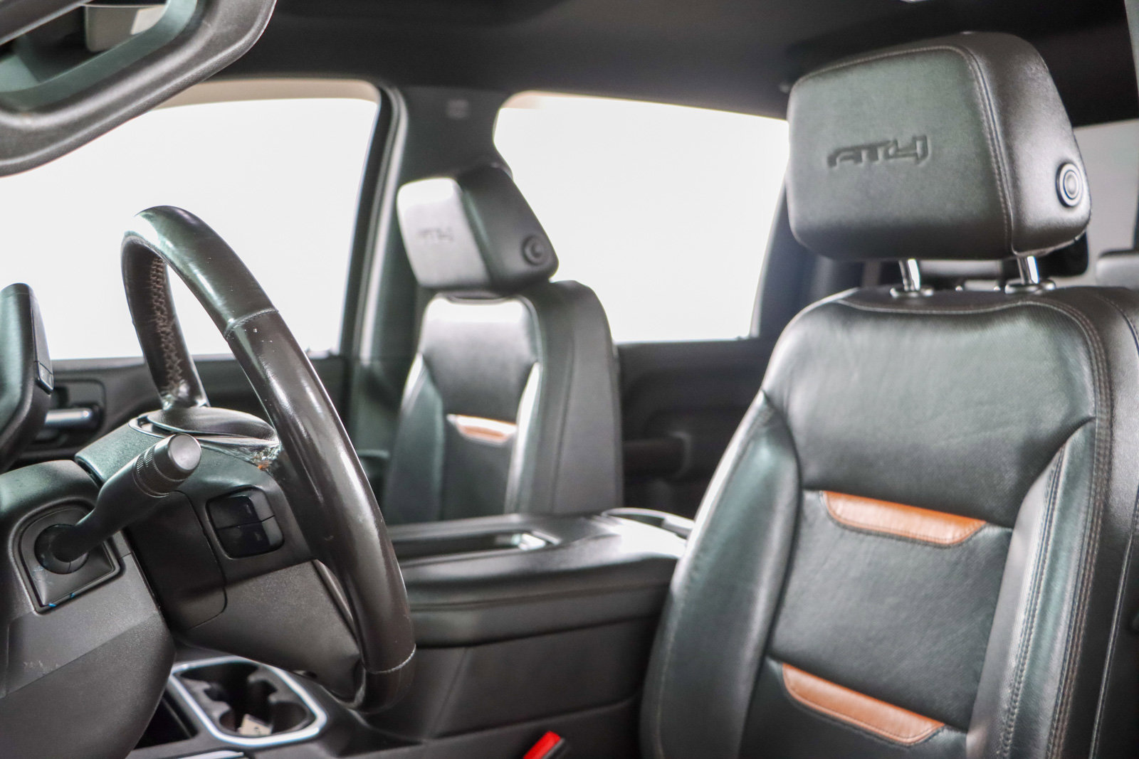 Used 2022 GMC Sierra 2500 AT4 w/ Snow Plow Prep/Camper Package image 25