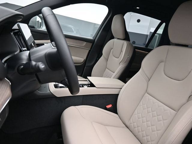 New 2026 Volvo XC90 B6 Plus w/ Protection Package Premier image 9