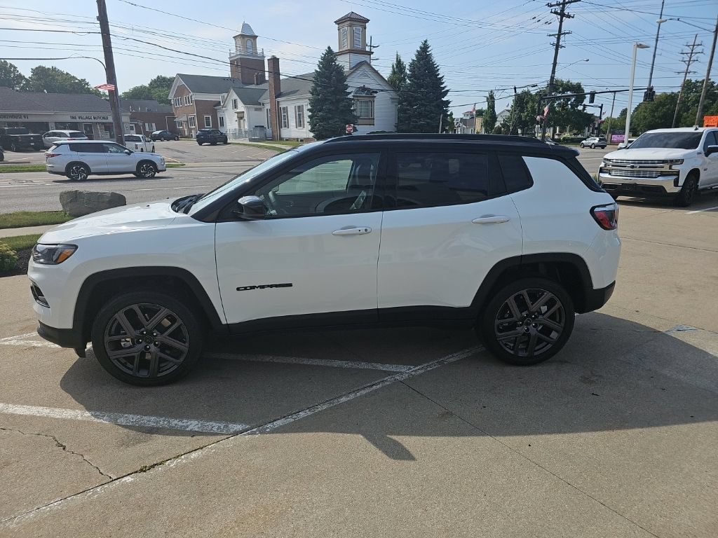 Certified 2026 Jeep Compass Limited AWD/4WD image 12