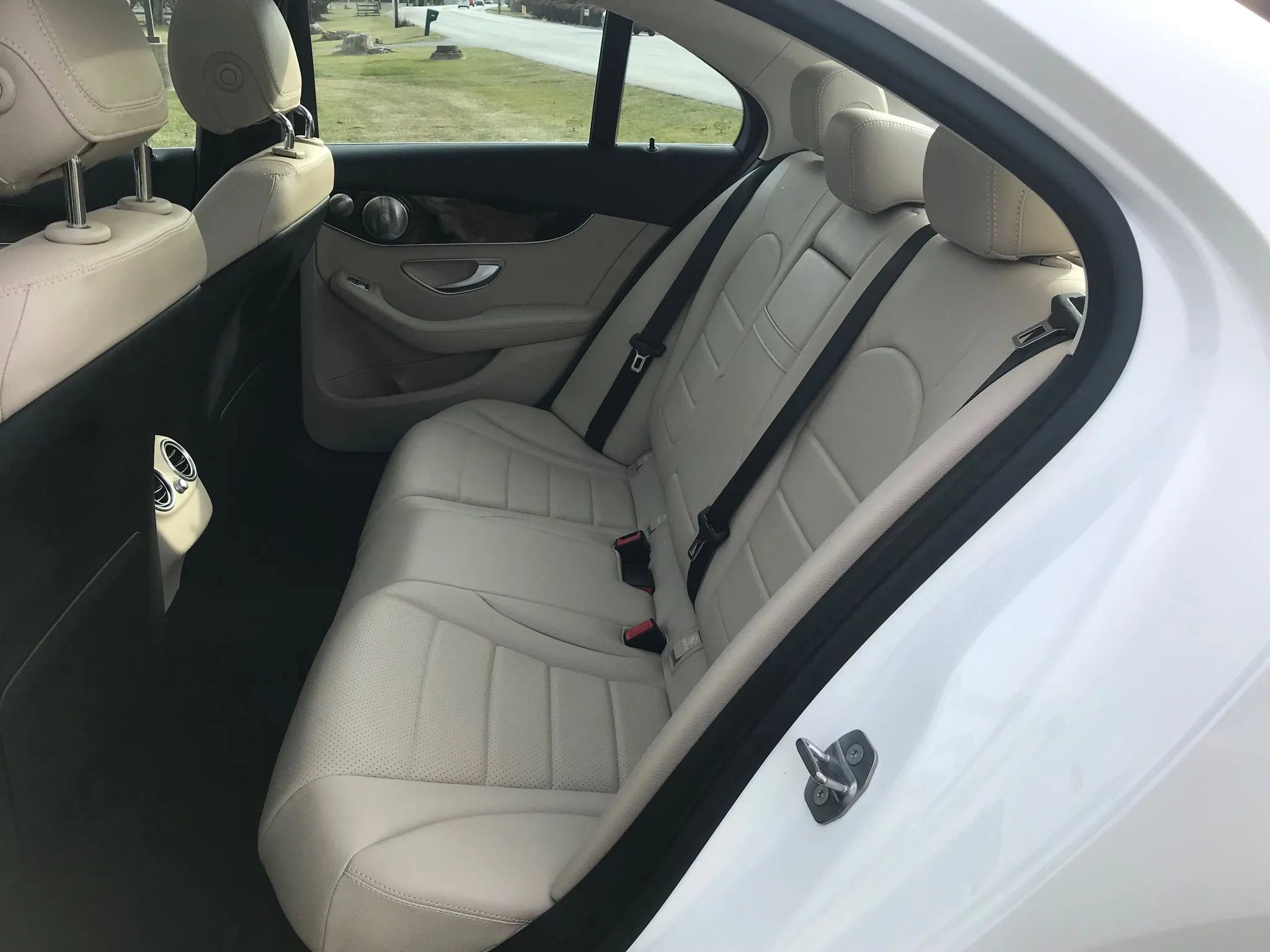 Used 2017 Mercedes-Benz C 300 4MATIC Sedan image 31