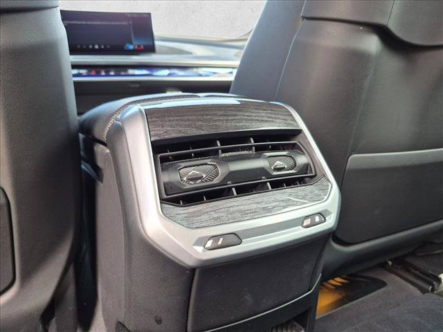 Certified 2024 BMW i7 eDrive50 w/ M Sport Package RWD image 19