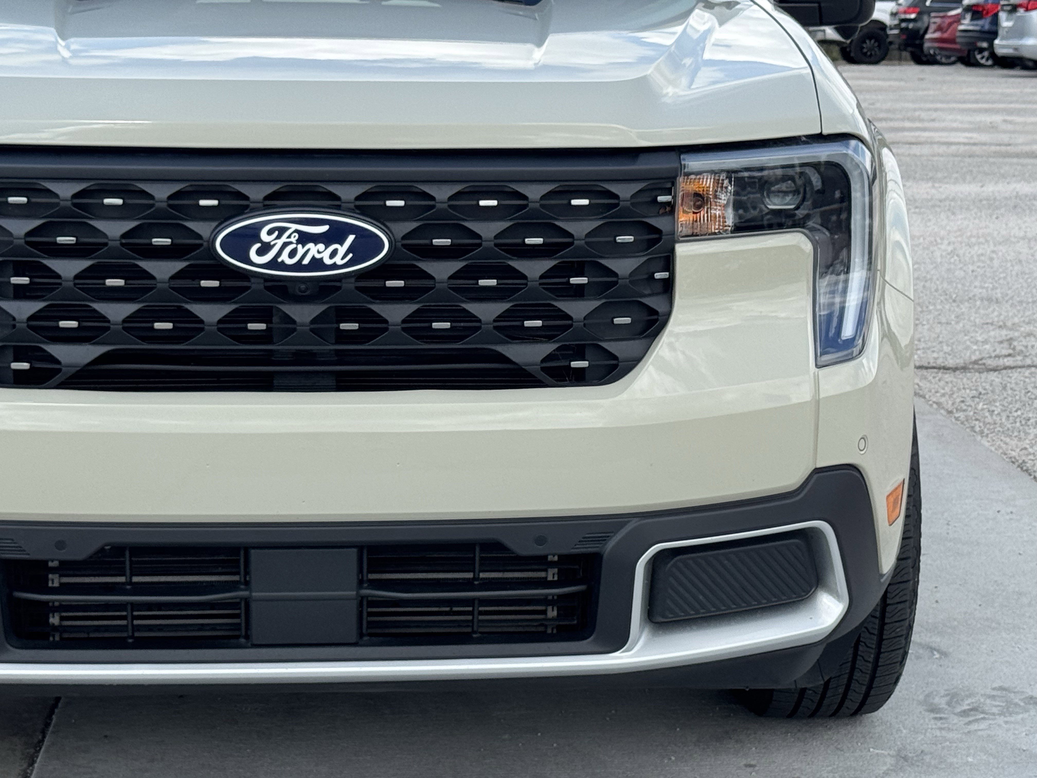 Used 2025 Ford Maverick Lariat image 5