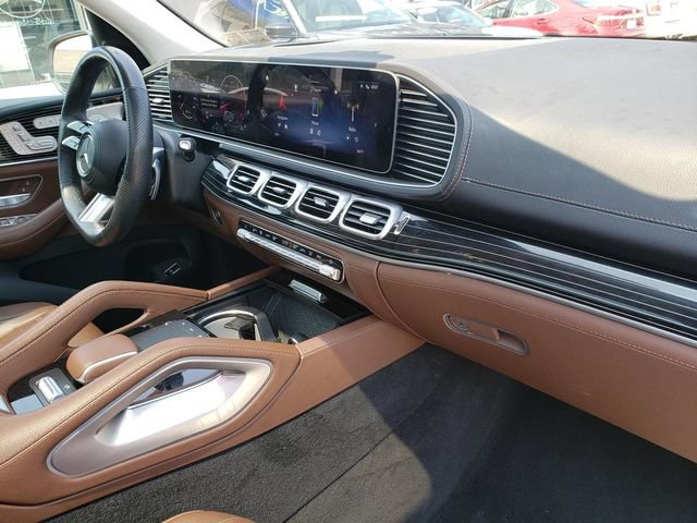 Used 2024 Mercedes-Benz GLS 450 4MATIC image 21