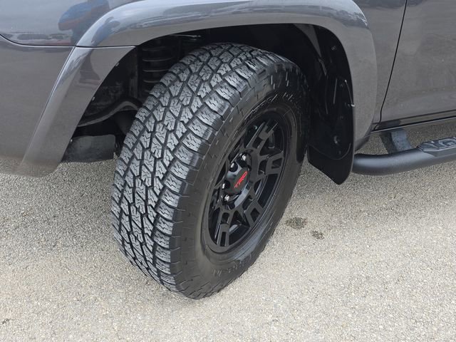 Used 2022 Toyota 4Runner SR5 Premium w/ Moonroof Package AWD/4WD image 33