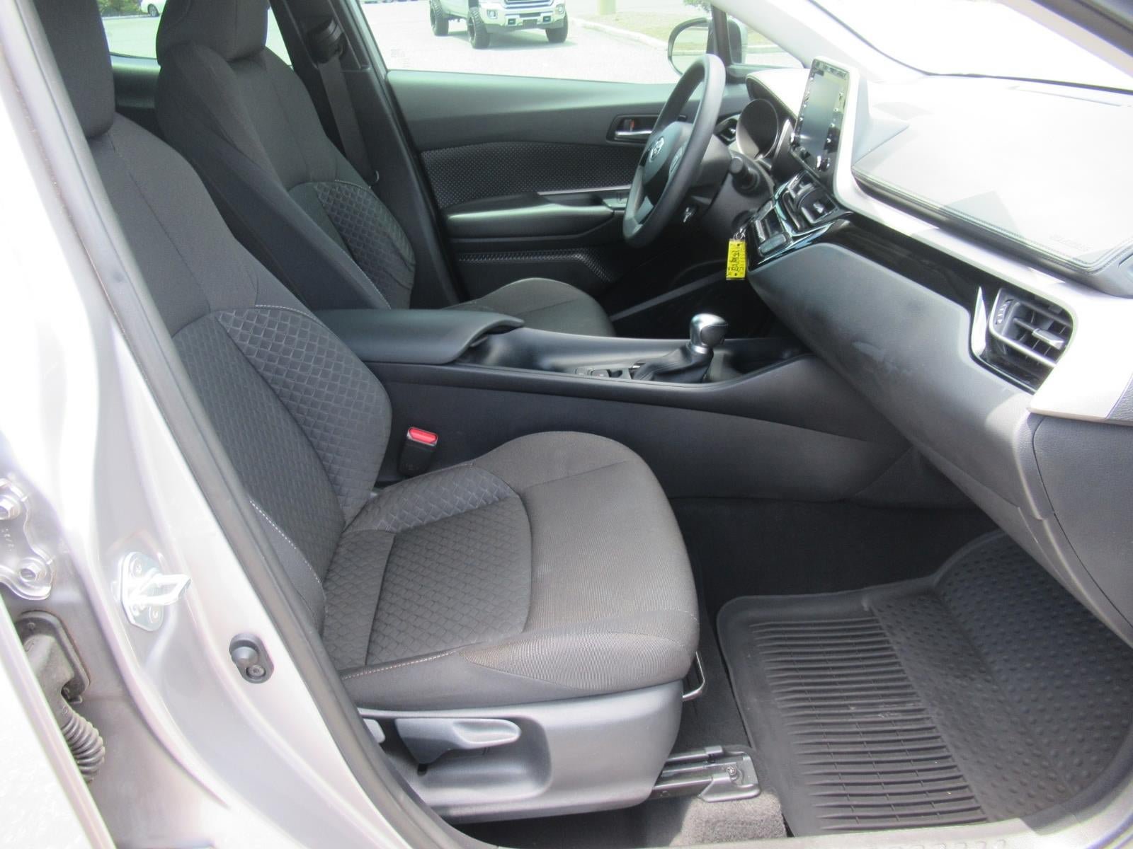 Used 2020 Toyota C-HR LE FWD image 10