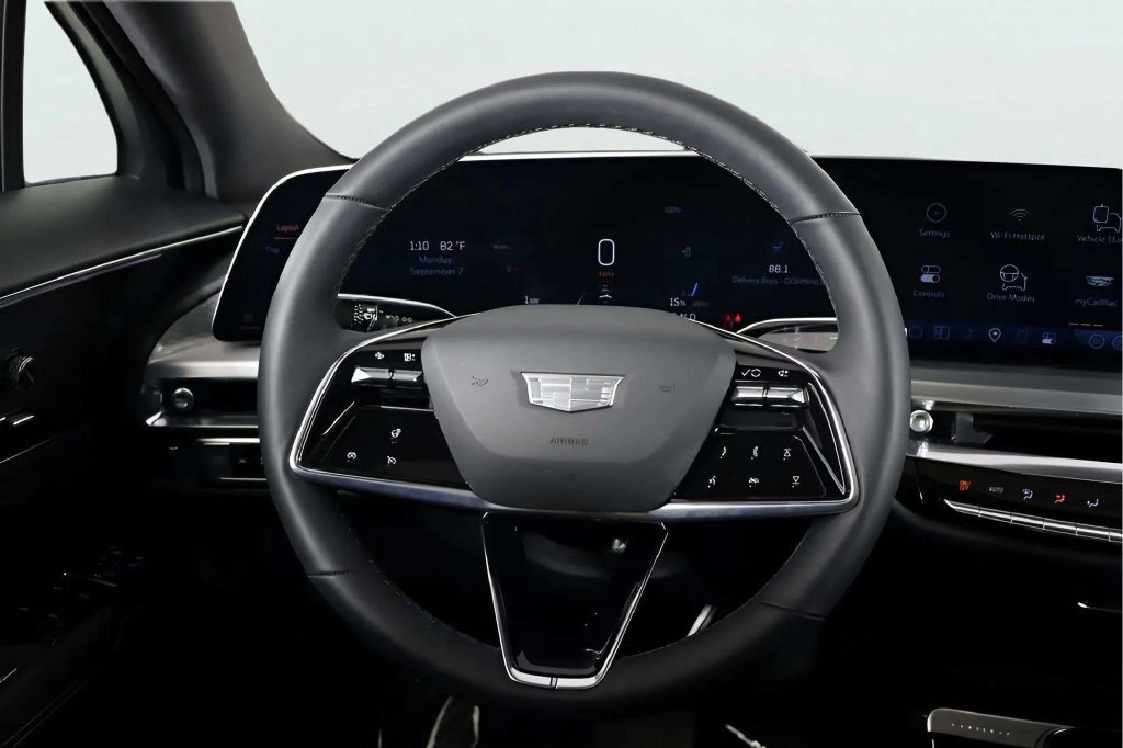 Used 2024 Cadillac Lyriq Luxury RWD image 26