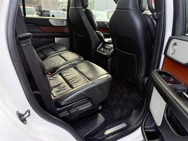 Used 2020 Lincoln Navigator Reserve w/ Luxury Package image 21