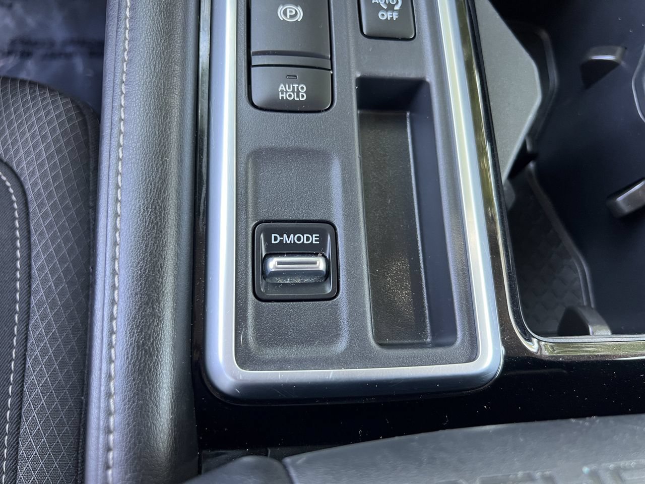 Used 2022 Nissan Pathfinder SV FWD image 19