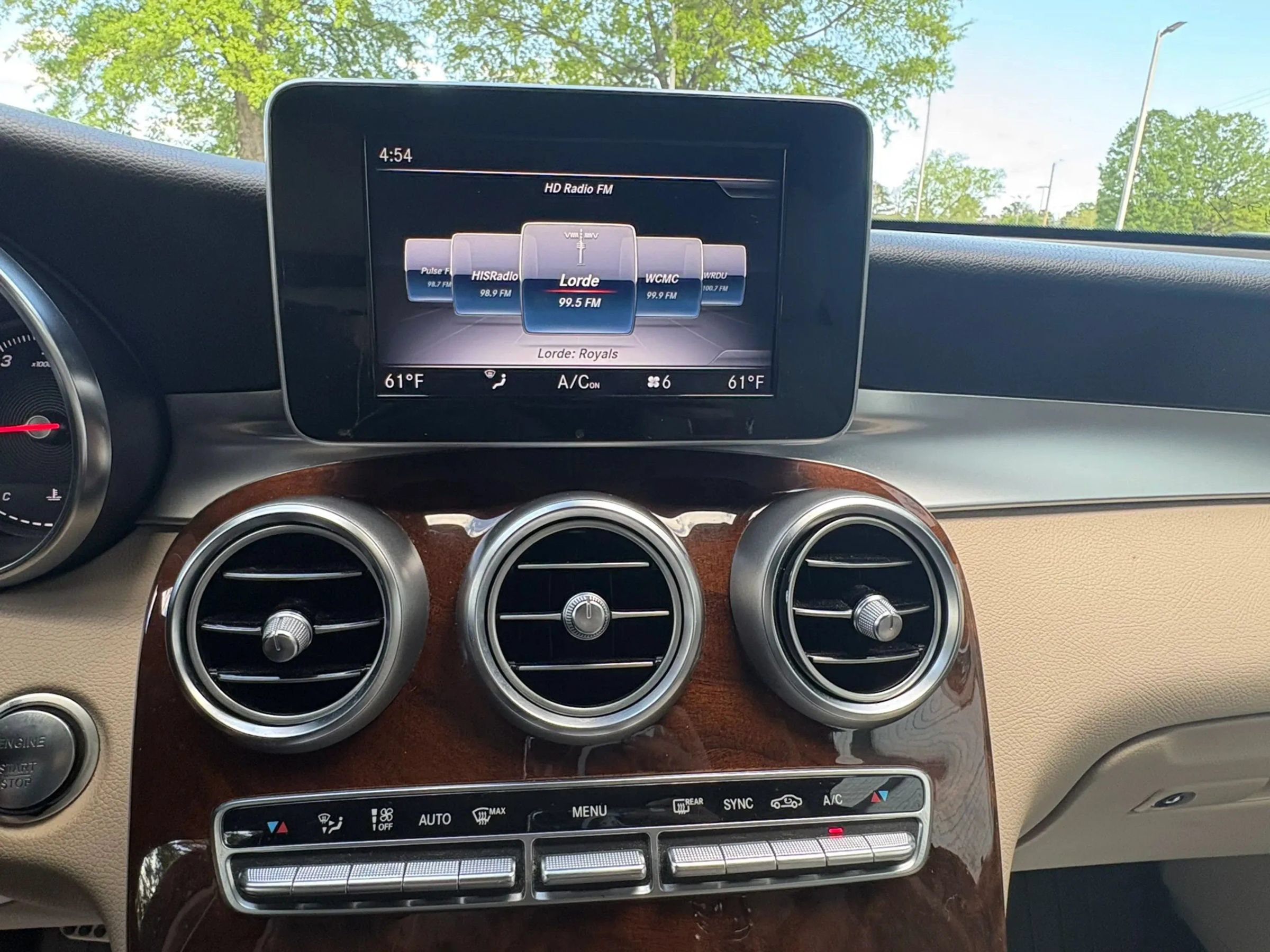 Used 2018 Mercedes-Benz GLC 300 4MATIC image 36