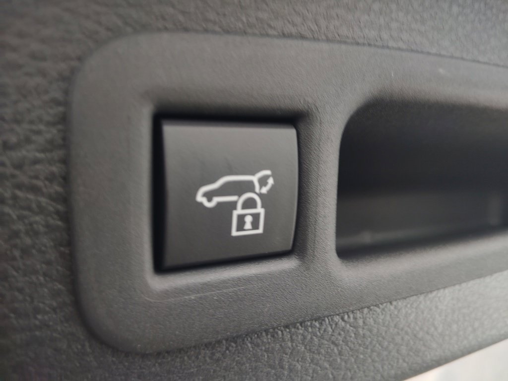 New 2026 Toyota Sienna XSE AWD/4WD image 15