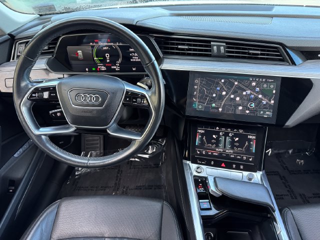 Used 2024 Audi Q8 e-tron Premium Plus w/ Premium Plus Package AWD/4WD image 12