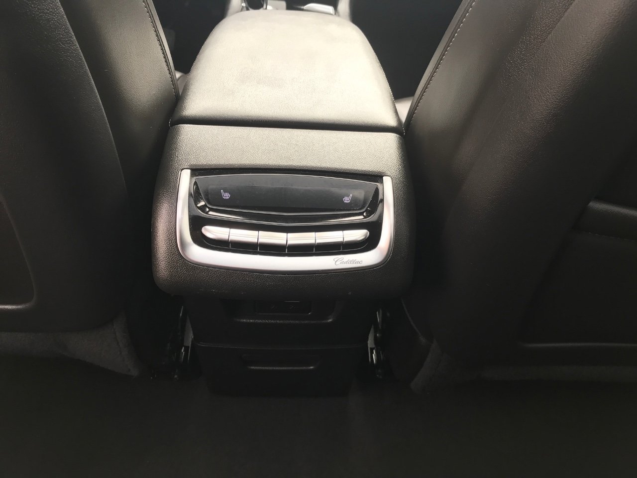 Certified 2025 Cadillac XT6 Premium Luxury image 27