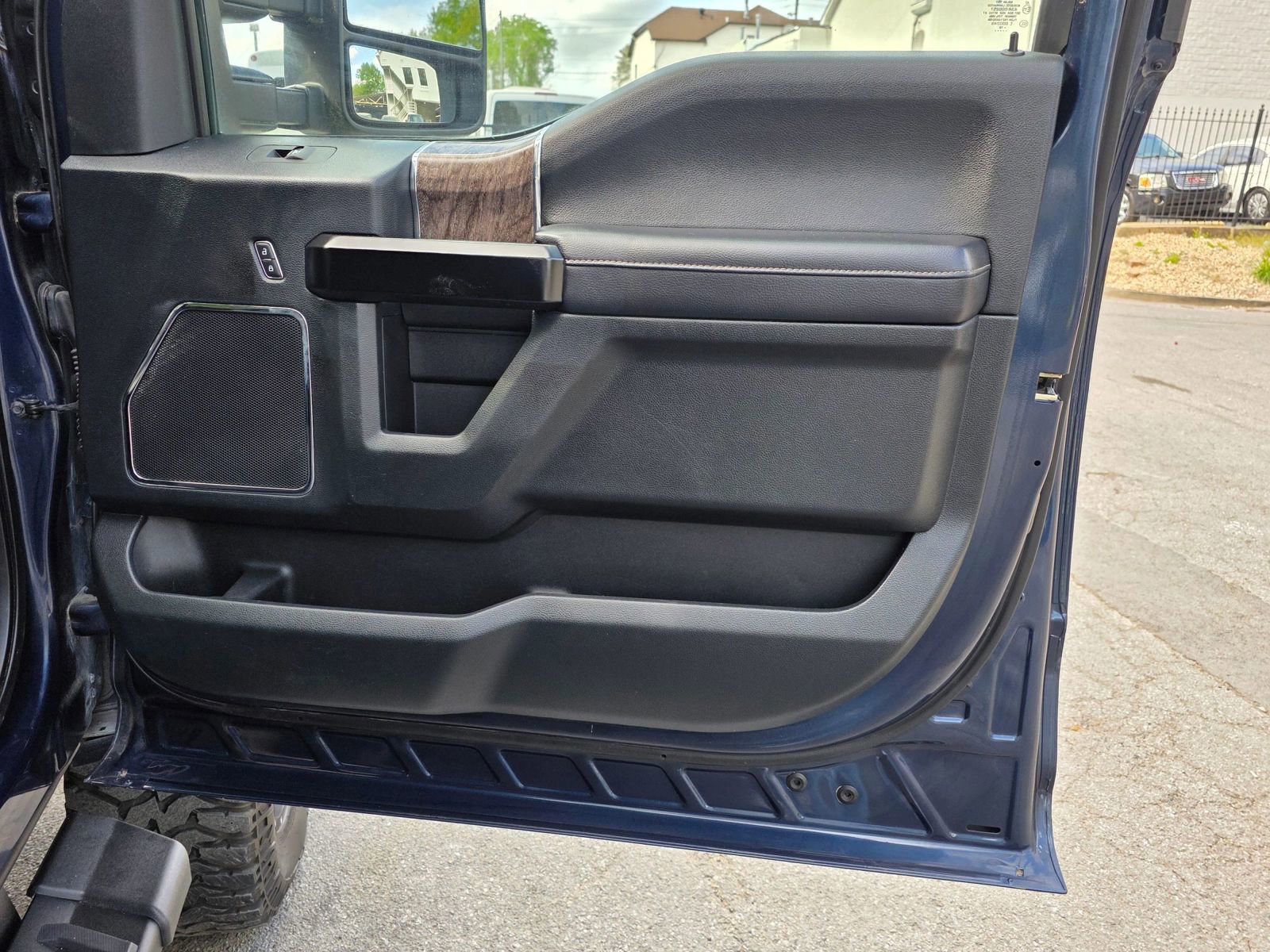 Used 2018 Ford F250 Lariat w/ Lariat Ultimate Package image 36
